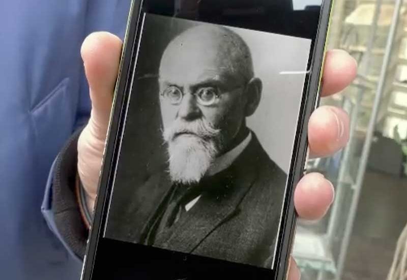August Müller, wird weitläufig als Erfinder der Kontaktlinse bezeichnet