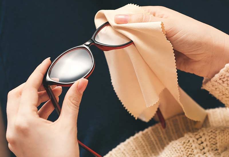Brille richtig reinigen