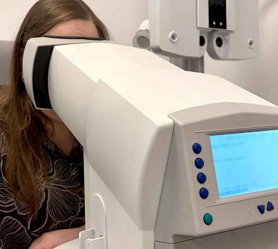 Gesichtsfeldmessung bei Optik Homann in Rheydt